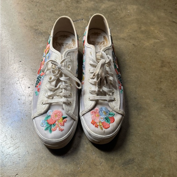 Keds White Floral Embroidered Sneakers Size 11 - Picture 1 of 10